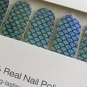 Color Street ATLANTIS mermaid glitter summer nails
